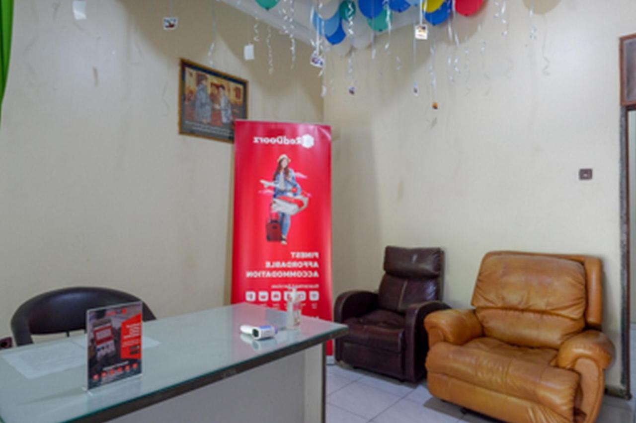 Готель Reddoorz Near Rsud Kudus Екстер'єр фото